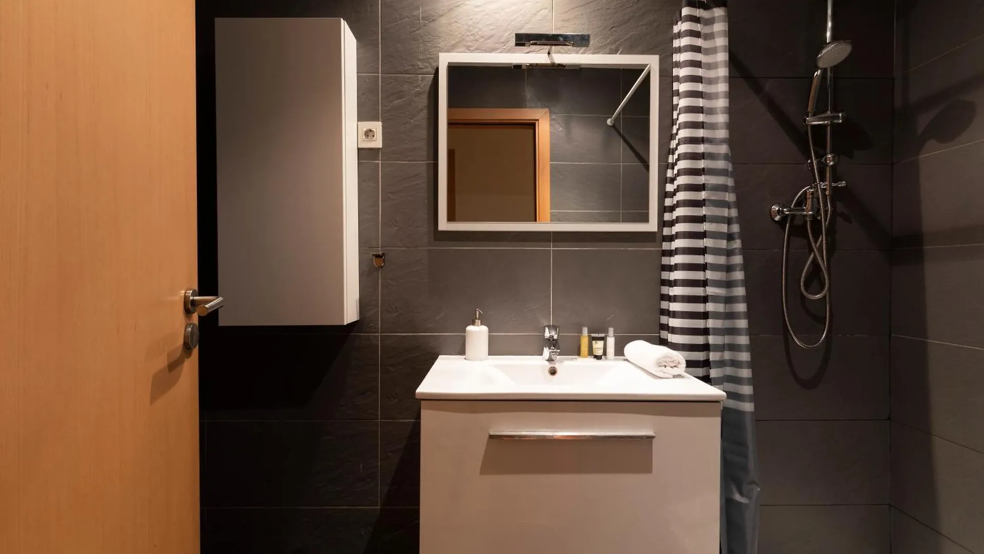 2762 - Ab Park Guell Apartment B-Ii Barcelona 0*,  Spain